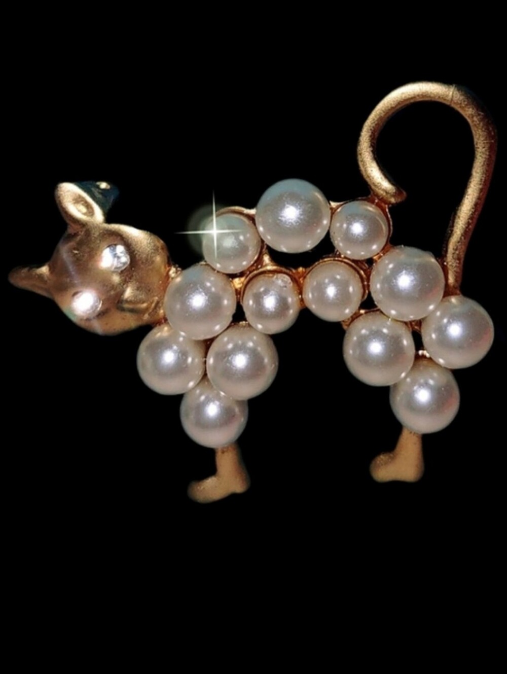 Vintage Scaredy Cat Gold Plated & Pearl Bead Sparkling Brooch